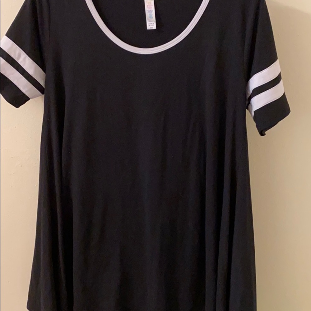 LuLaroe Perfect Tee.